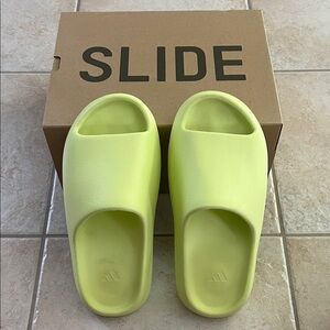 Yeezy Slide ‘Glow Green’ 2022